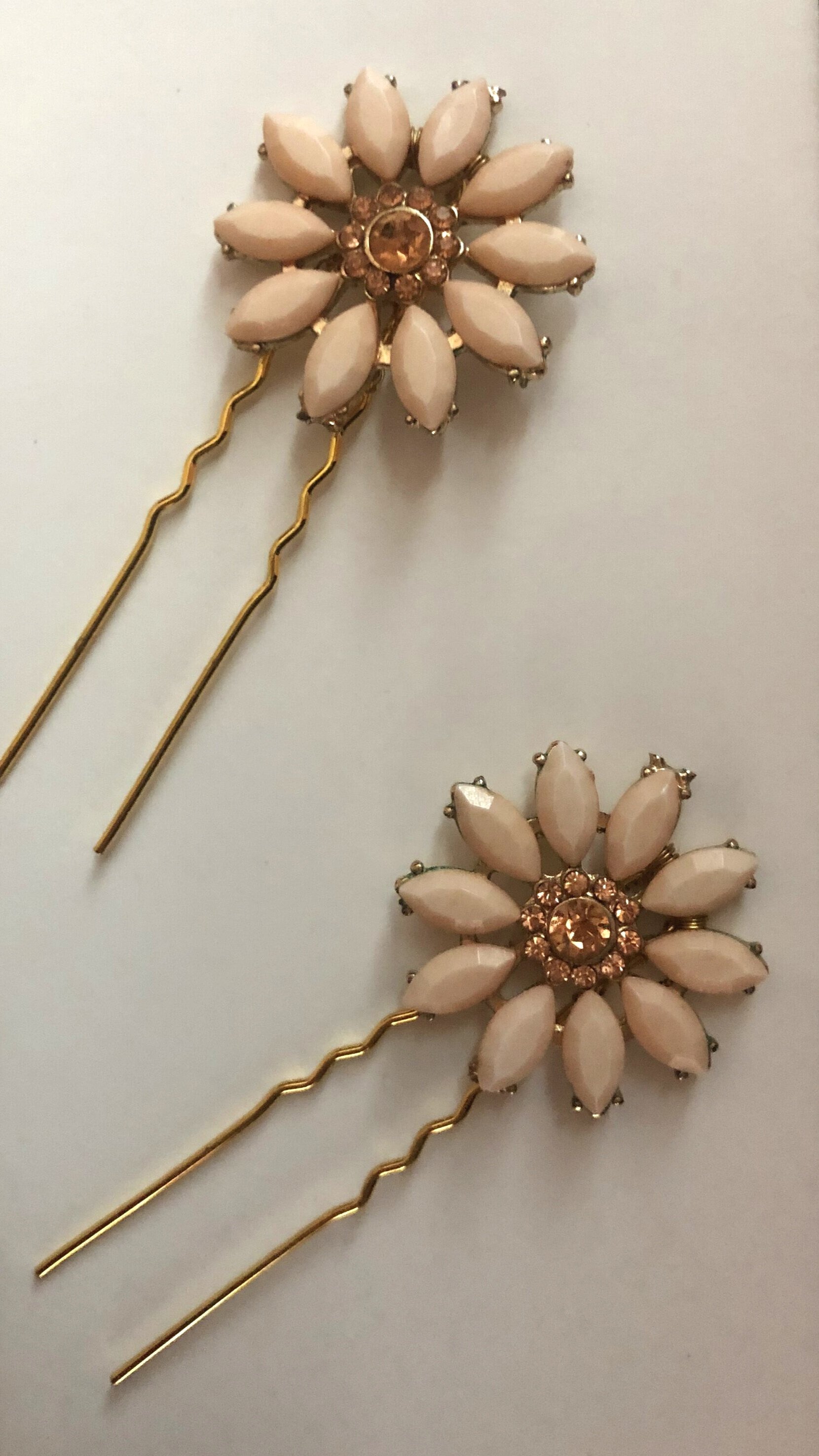 Art Deco Blush Flower Pins — The Stylist Abroad